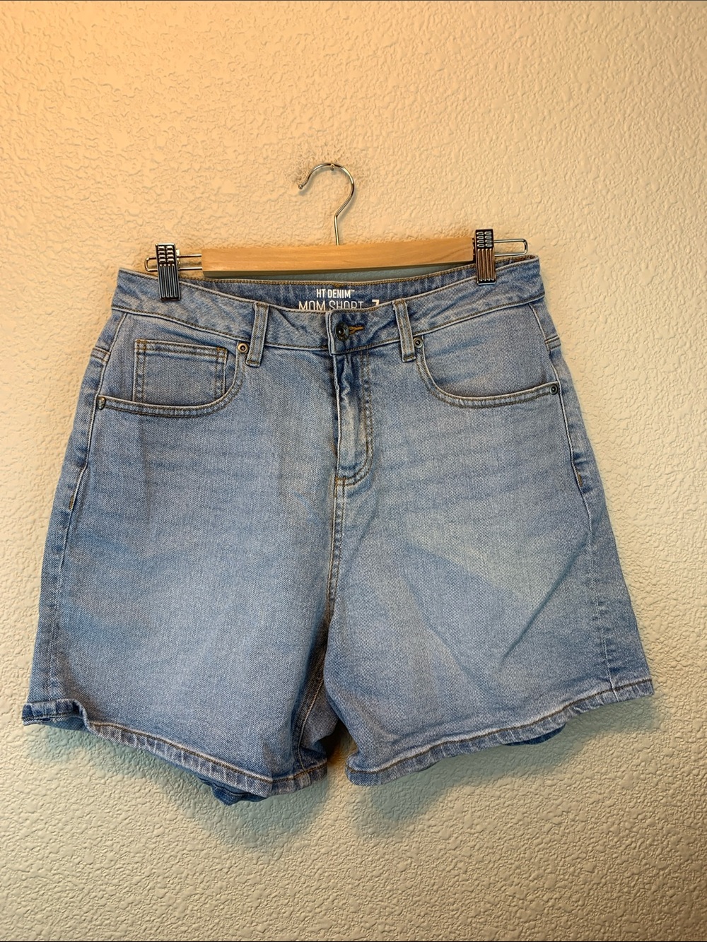 HT Denim mom short sz 7 high waisted modest casual summer long medium wash